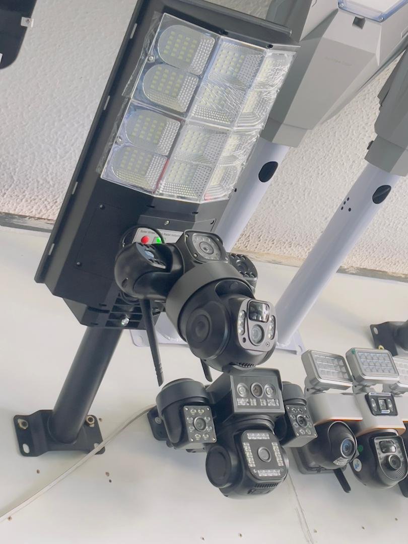 4G CCTV 4in1 Security
Camera with a Flood Light - Image 2